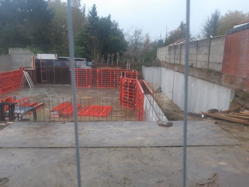 Kelder met inrit voor fietsen, tuinmateriaal,…